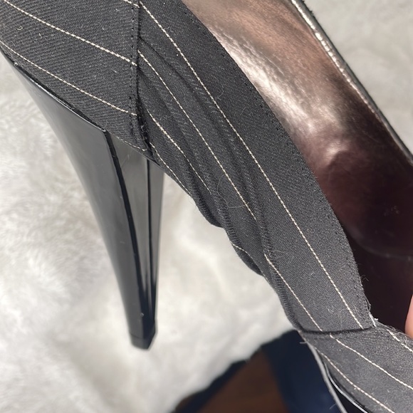 Steve Madden retro striped and pleated tuxedo peep-toe pumps, size 9 - Picture 9 of 12